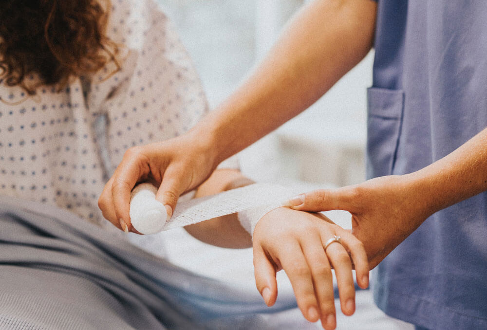 adult-bandage-care-1498933